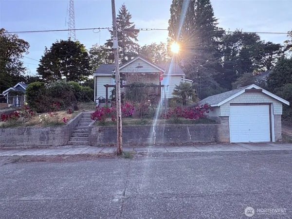 $410,000 | 1723 Elizabeth Avenue, Bremerton, WA 98337