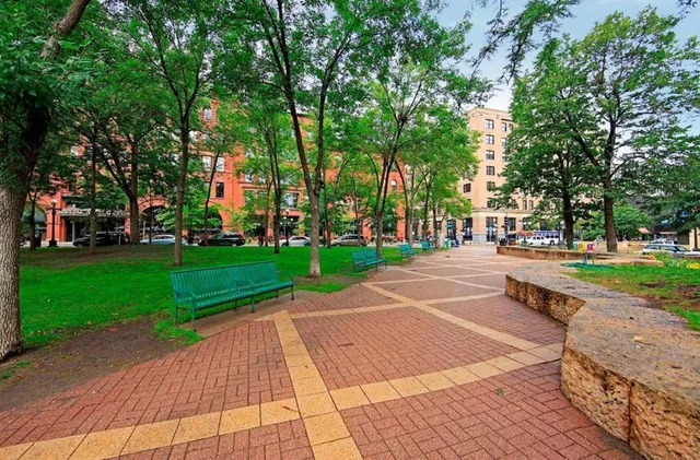 $415,000 | 270 4th Street East, Unit 401, St. Paul, MN 55101