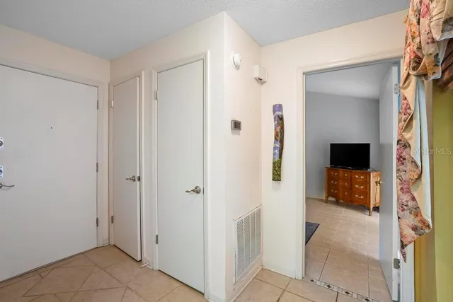 $199,975 | 5027 Jamaica Circle, Unit 7, Orlando, FL 32808