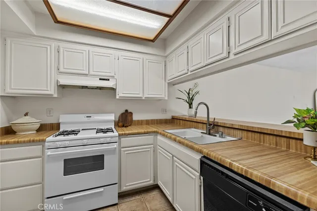 $485,000 | 18725 East Arrow Highway, Unit 40, Covina, CA 91722