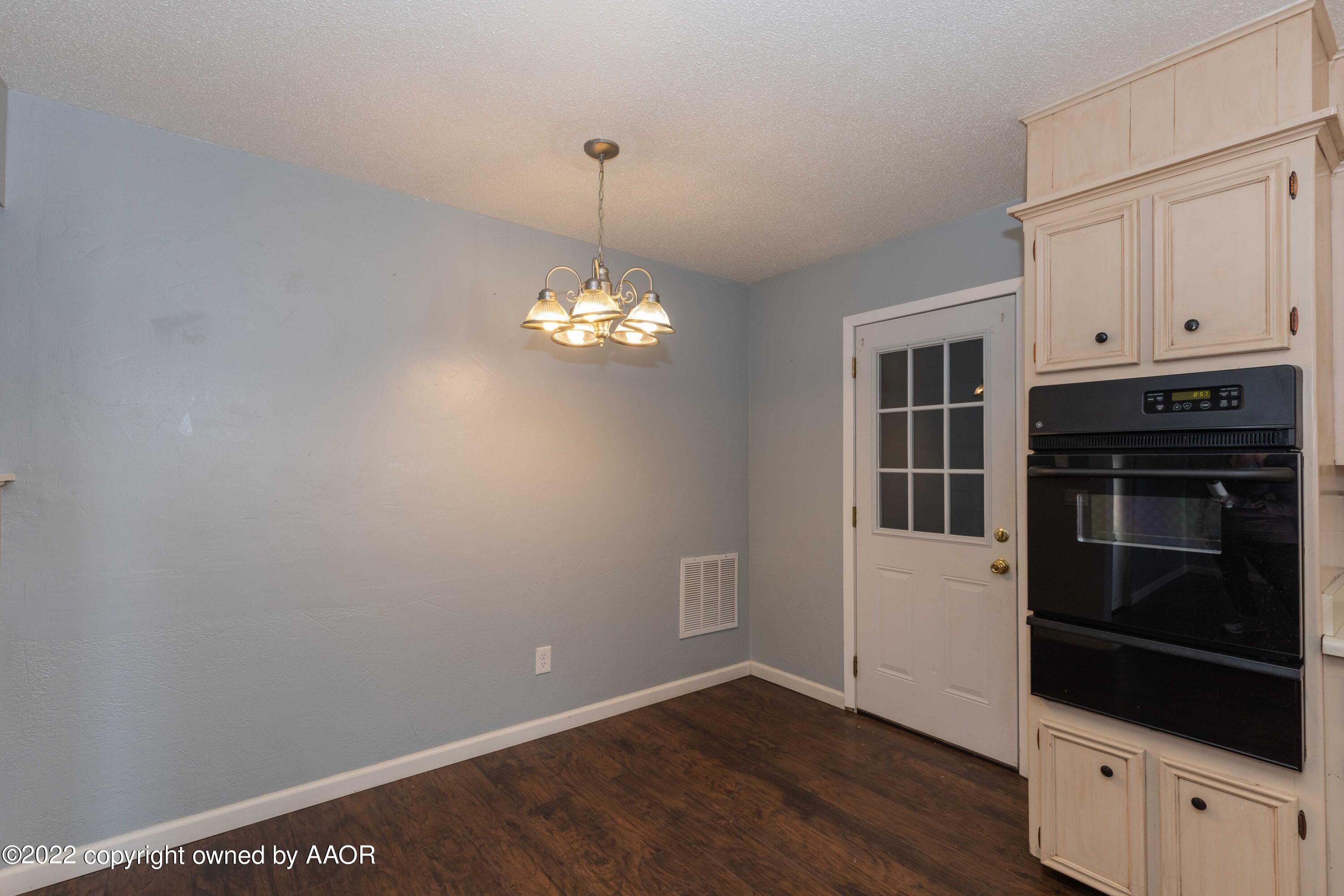 2902 Browning Street Amarillo, TX 79103 - Photo 13 of 36 DINING VIEW 1