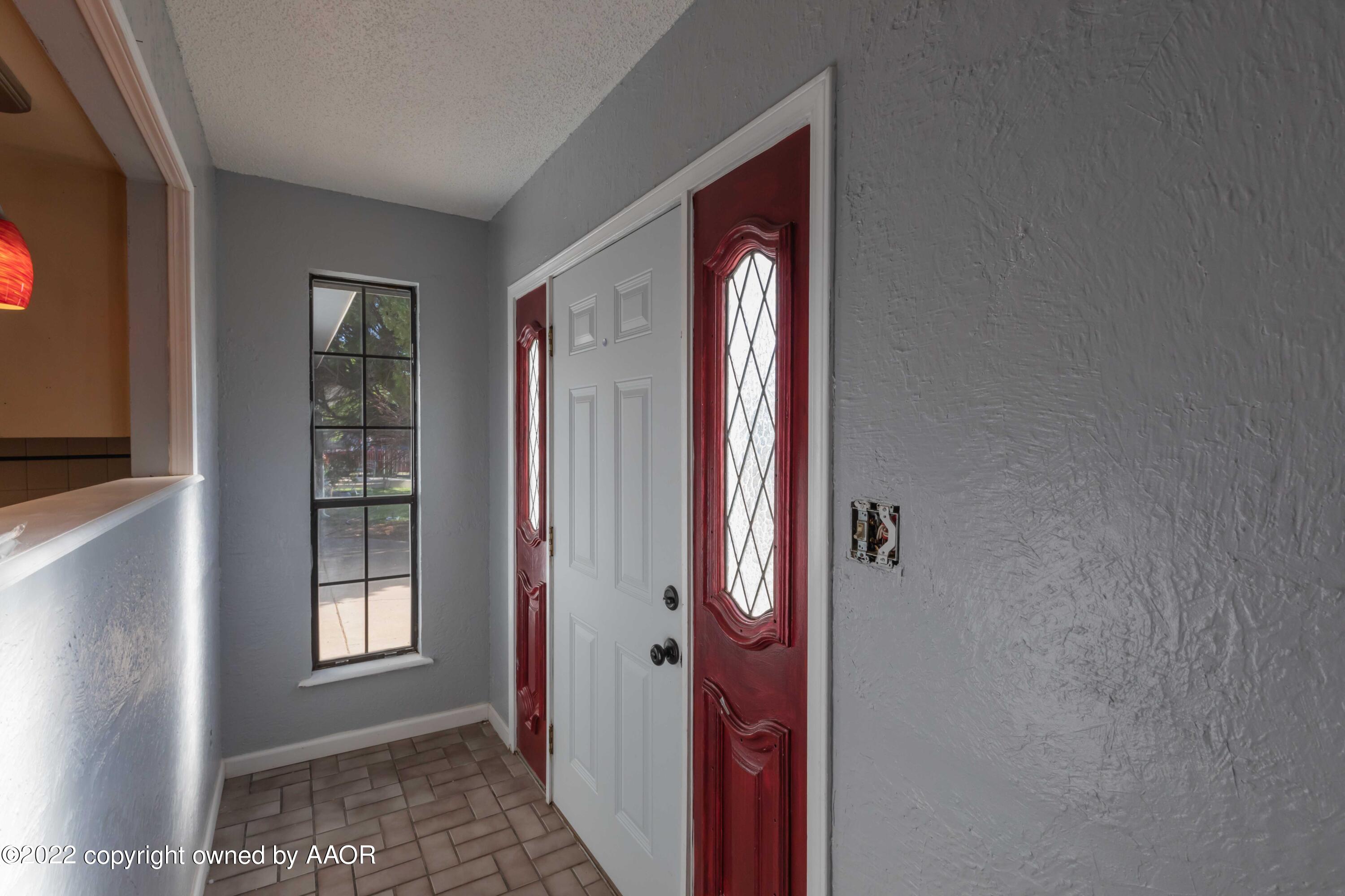 2902 Browning Street Amarillo, TX 79103 - Photo 4 of 36 ENTRY