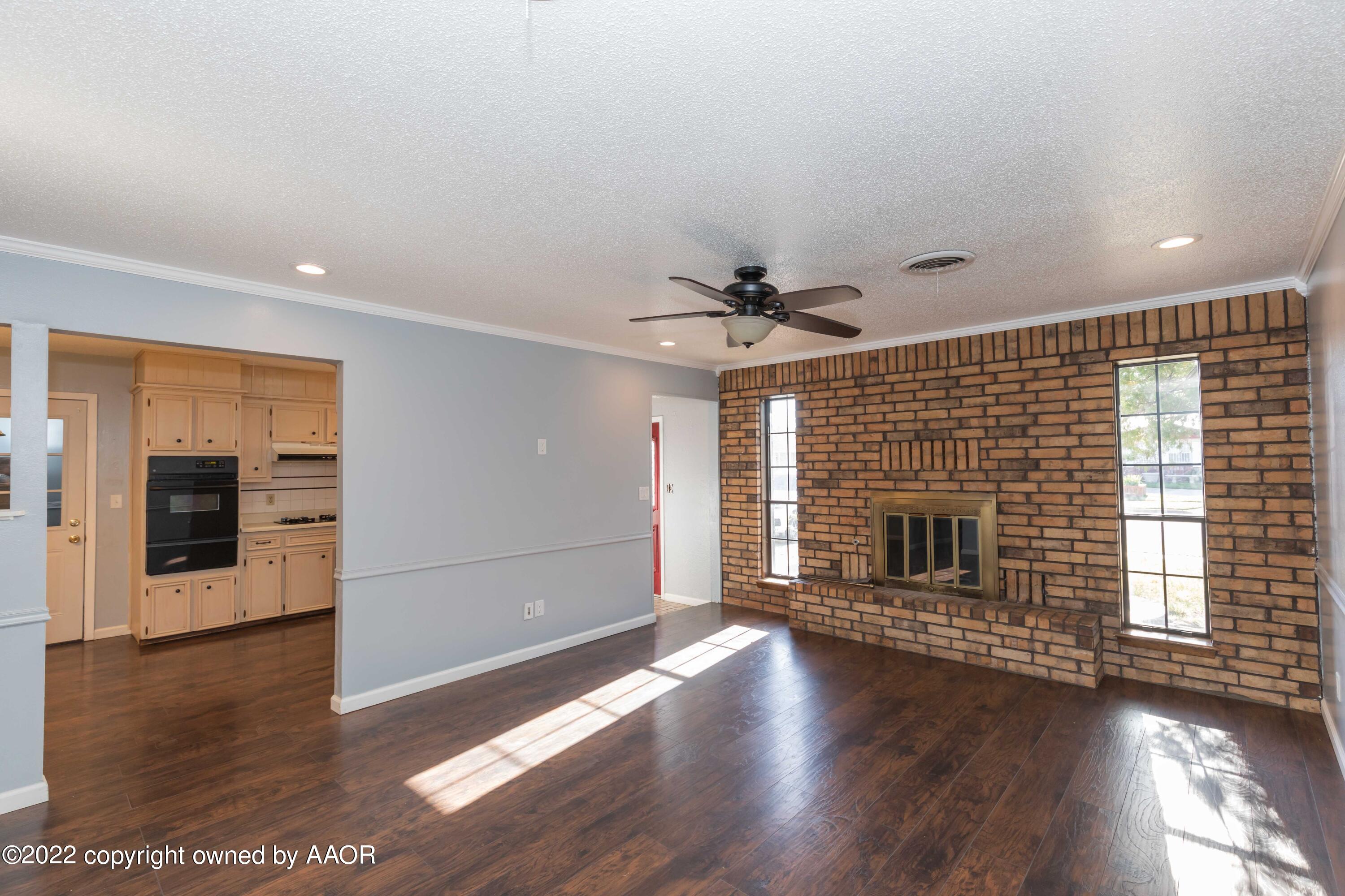 2902 Browning Street Amarillo, TX 79103 - Photo 6 of 36 LIVING ROOM VIEW 2