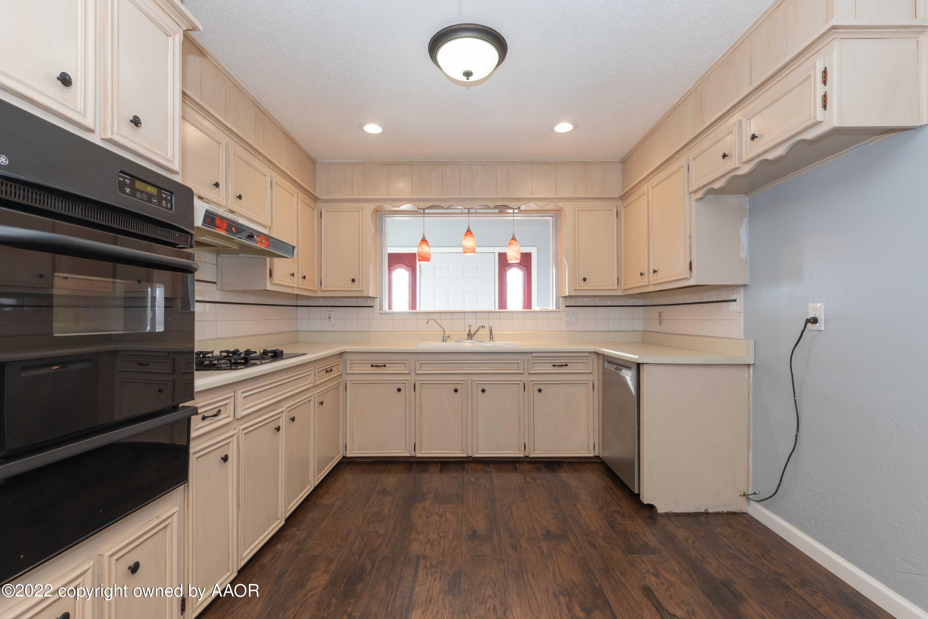 2902 Browning Street Amarillo, TX 79103 - Photo 9 of 36 KITCHEN VIEW 1