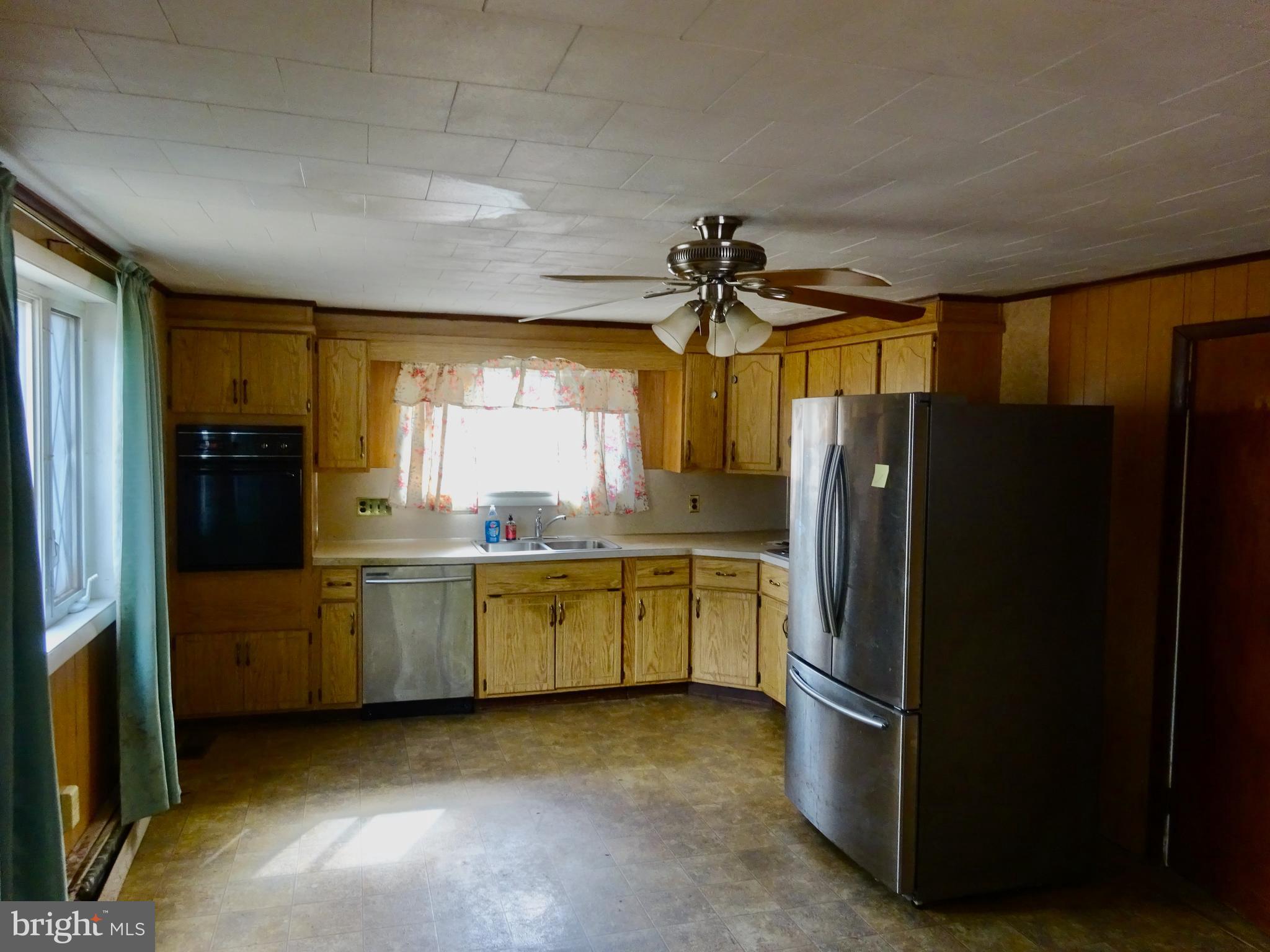 72 Kremp Road Mohnton, PA 19540 - Photo 5 of 55 28 Handle Kitchen
