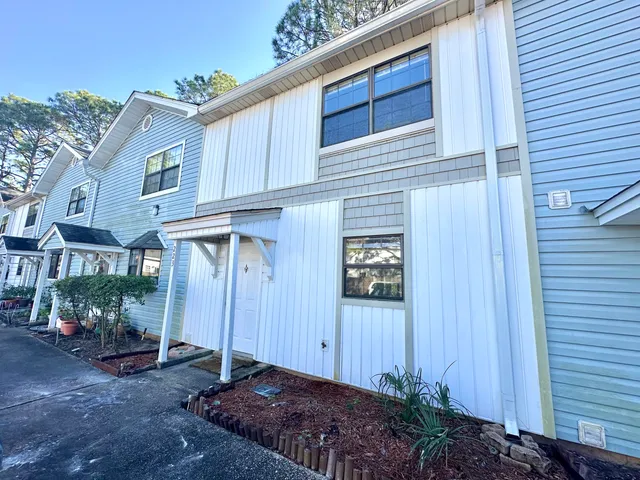 $229,000 | 223 Oxford Court, Mary Esther, FL 32569