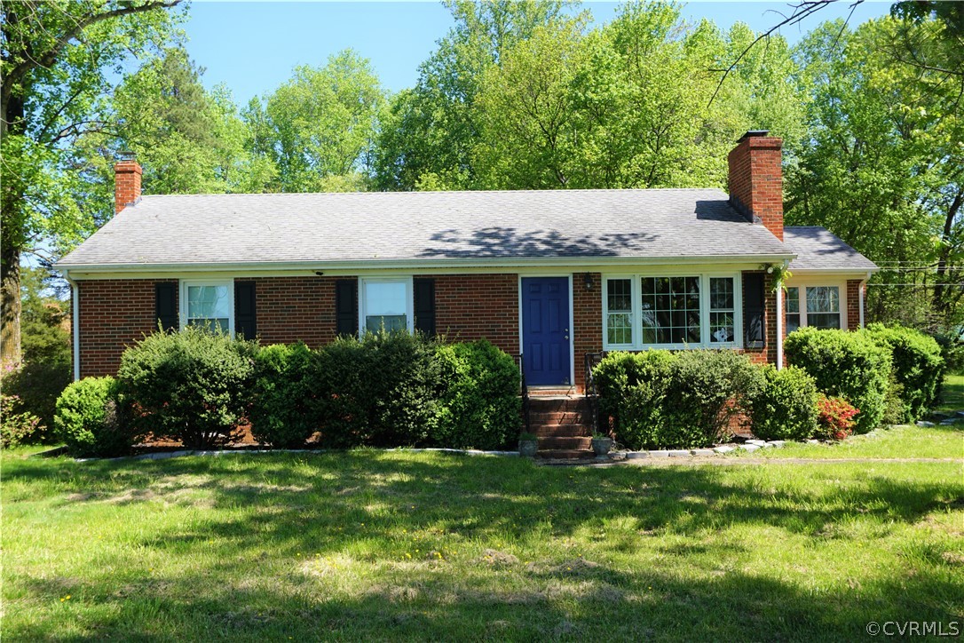 17322 Old Ridge Road Montpelier, VA 23192 - Photo 2 of 50 a front view of house with yard and green space