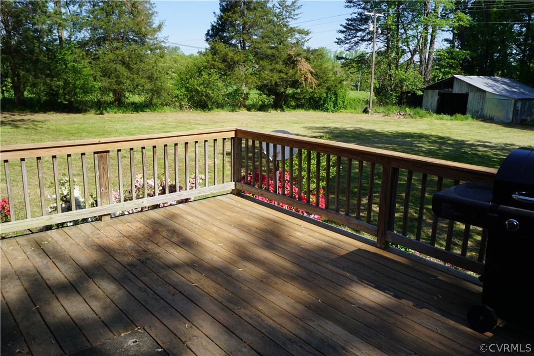 17322 Old Ridge Road Montpelier, VA 23192 - Photo 22 of 50 a view of balcony with wooden floor and yard