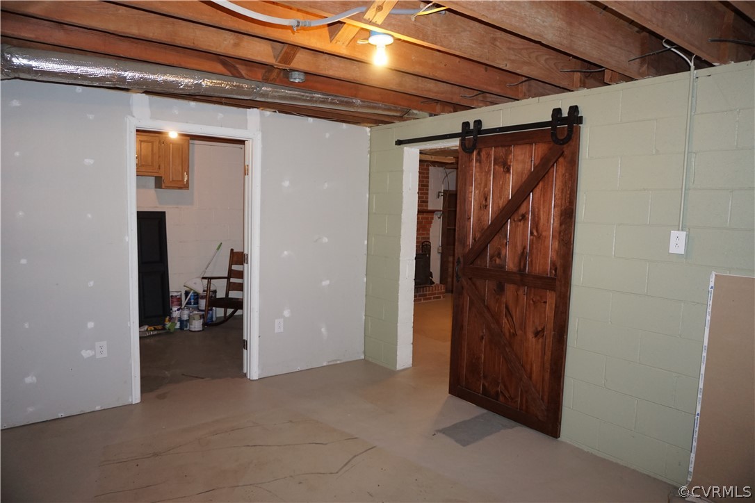17322 Old Ridge Road Montpelier, VA 23192 - Photo 30 of 50 a view of an empty room
