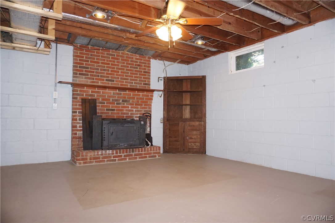 17322 Old Ridge Road Montpelier, VA 23192 - Photo 32 of 50 a view of an empty room with a fireplace