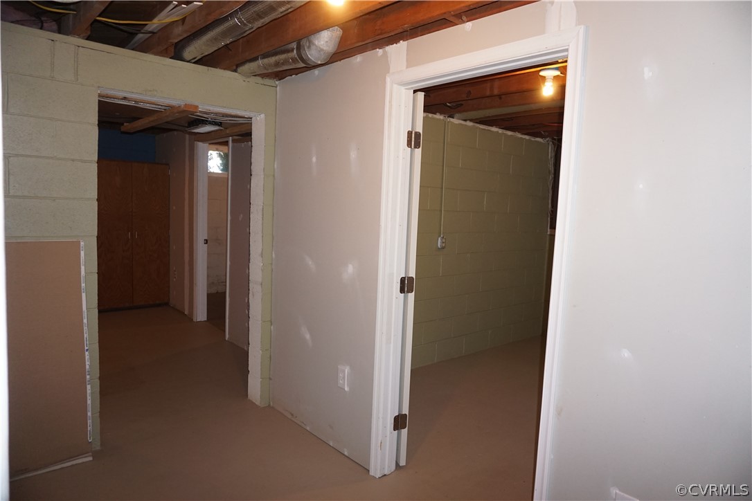 17322 Old Ridge Road Montpelier, VA 23192 - Photo 35 of 50 a view of a hallway