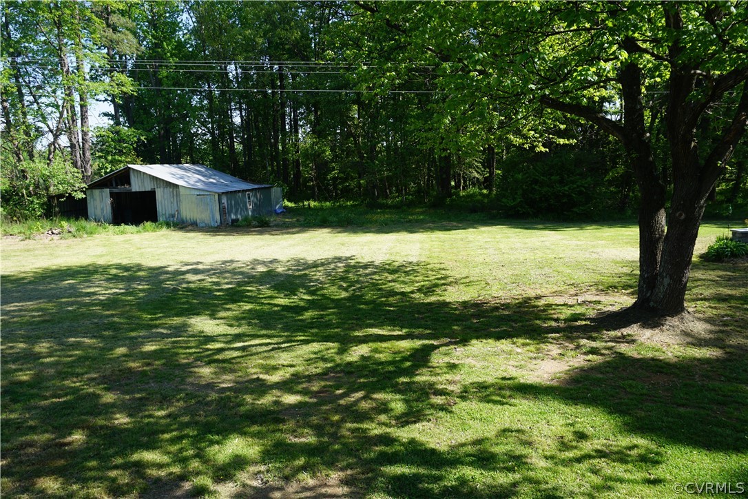 17322 Old Ridge Road Montpelier, VA 23192 - Photo 43 of 50 a view of a garden with a lake