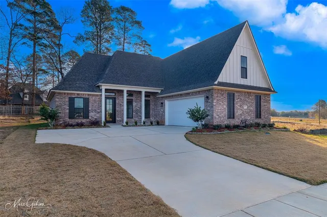 $485,600 | 837 Walstonburg Lane, Benton, LA 71006
