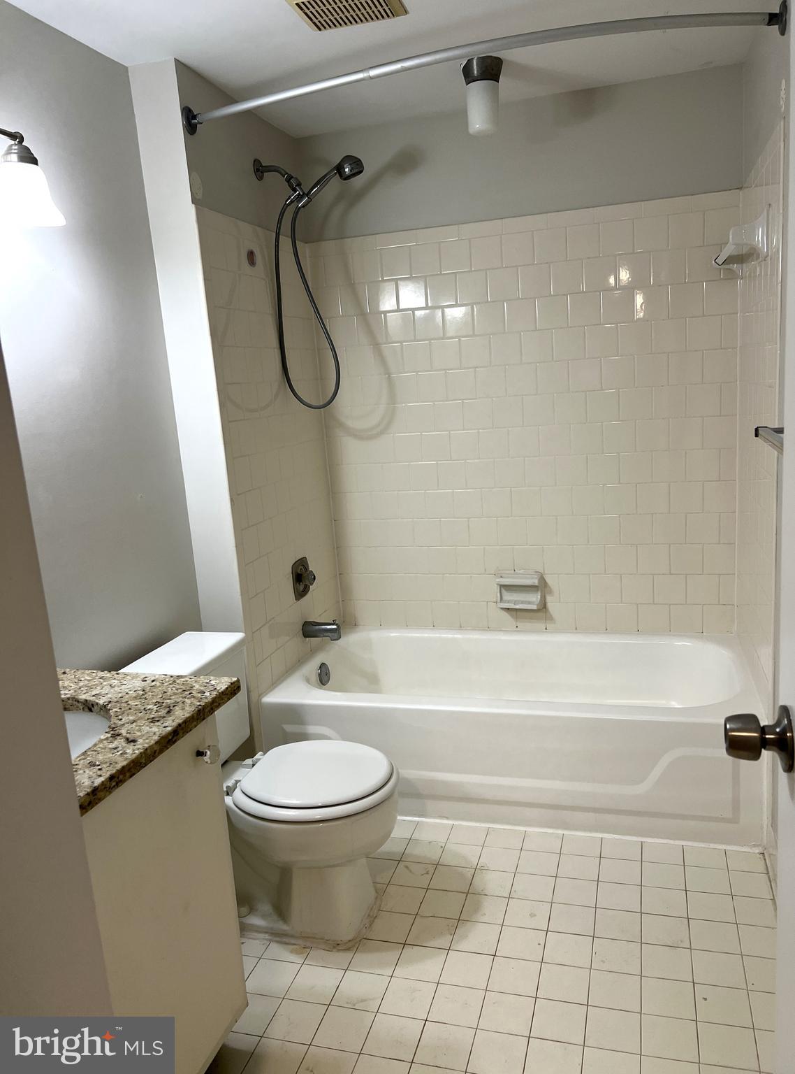3 Glenamoy Road, Unit 202 Lutherville-Timonium, MD 21093 - Photo 8 of 9