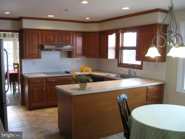 458 Indian Run Road Glenmoore, PA 19343 - Photo 3 of 17 Kitchen