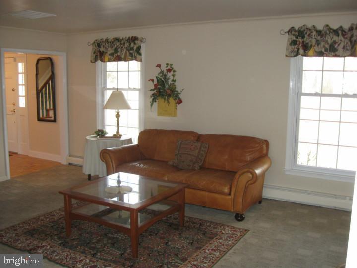 458 Indian Run Road Glenmoore, PA 19343 - Photo 6 of 17 Living Room
