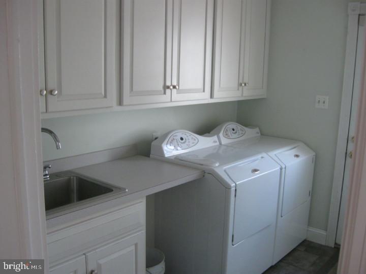 458 Indian Run Road Glenmoore, PA 19343 - Photo 8 of 17 Laundry Room