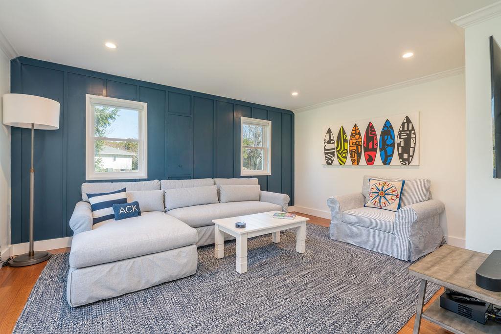 1030 Horseshoe Drive Cutchogue, NY 11935 - Photo 4 of 19 a living room with furniture and a table
