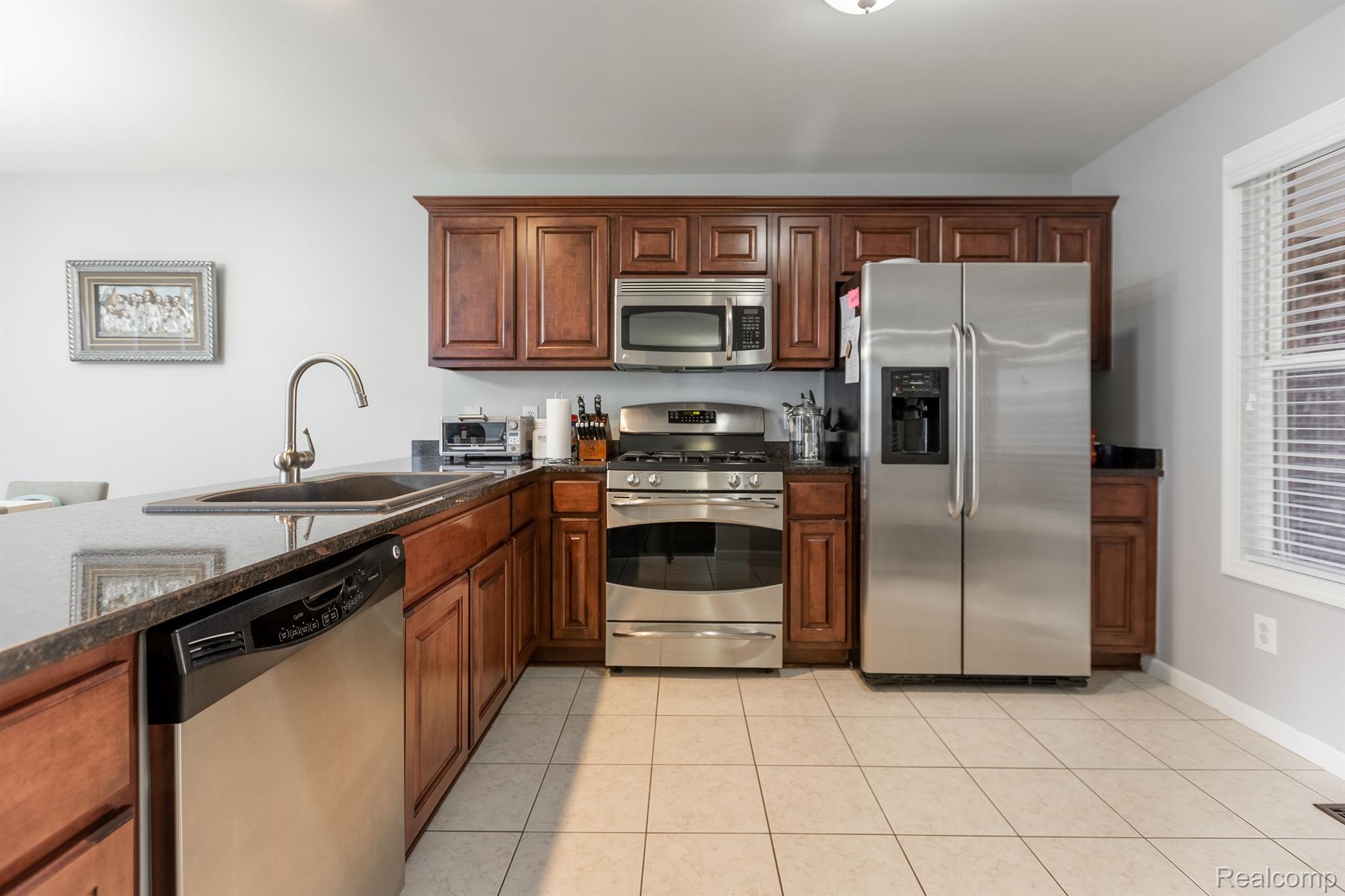 45709 Rathmore Drive Macomb, MI 48044 - Photo 9 of 22