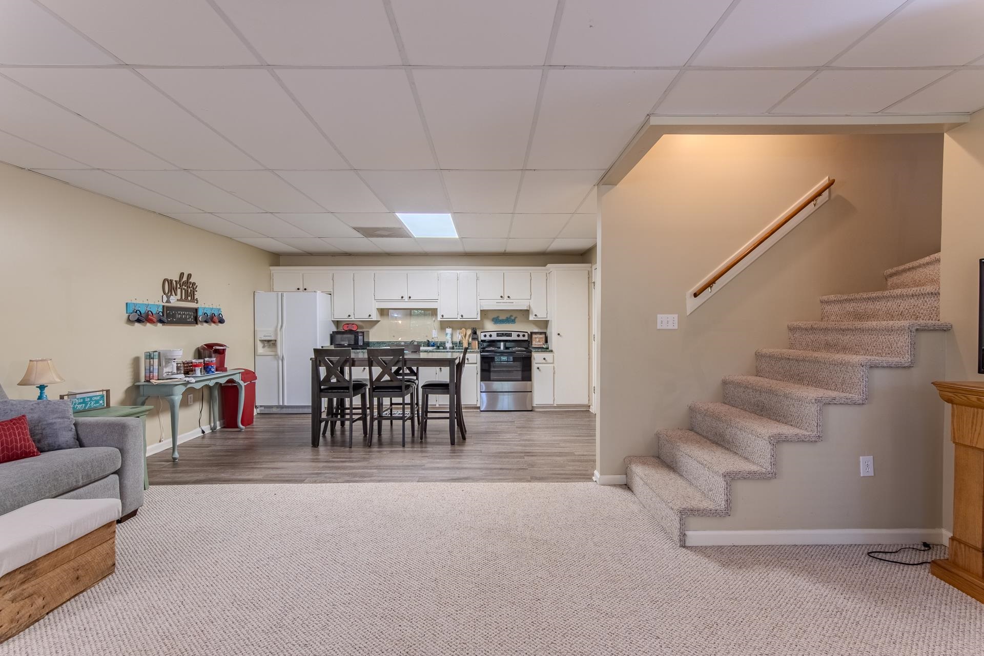 2125 Bruton Branch Road Savannah, TN 38372 - Photo 12 of 33 a view of a livingroom with furniture and white walls