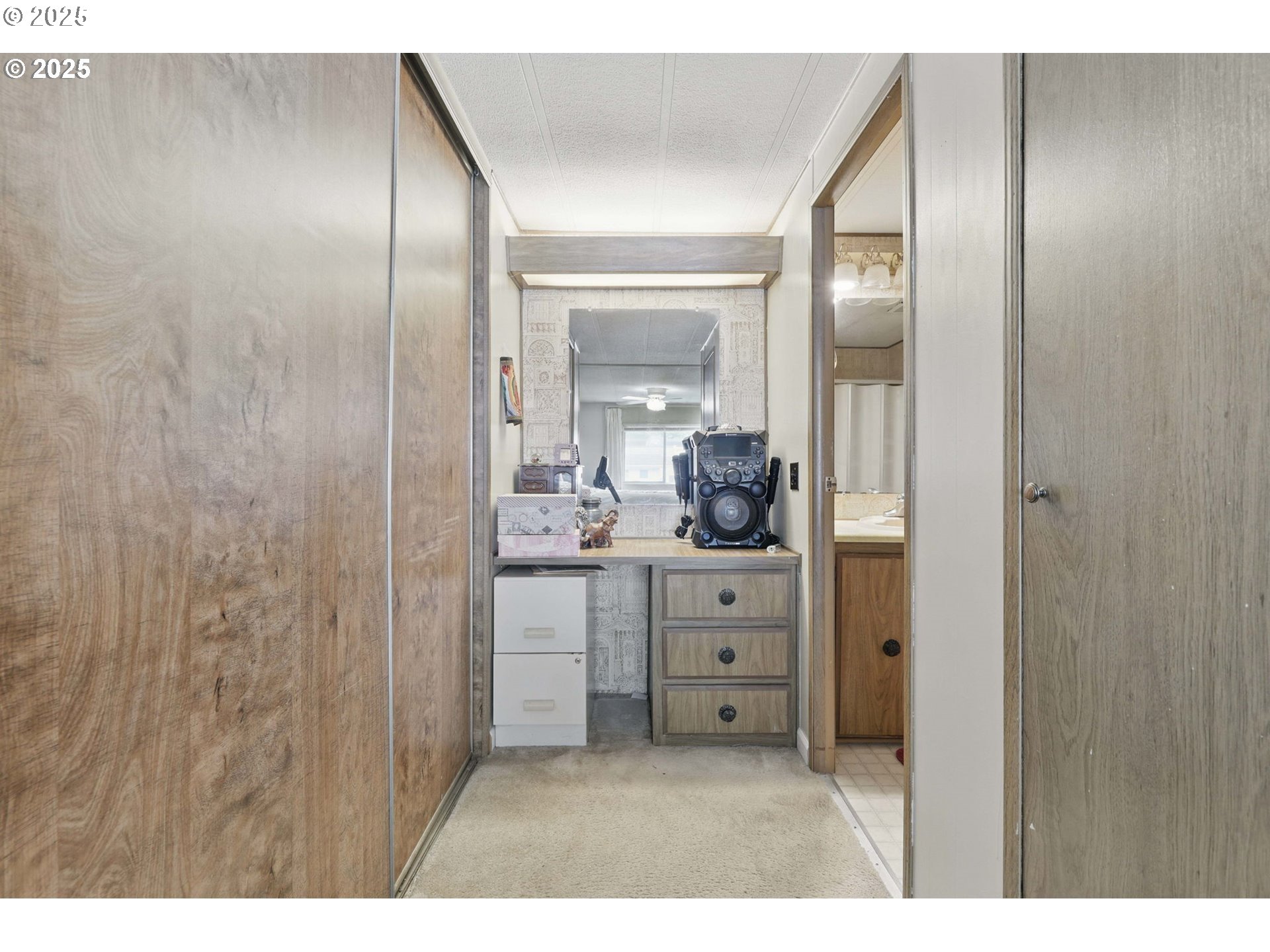 21100 Northeast Sandy Boulevard, Unit 52 Fairview, OR 97024 - Photo 4 of 20