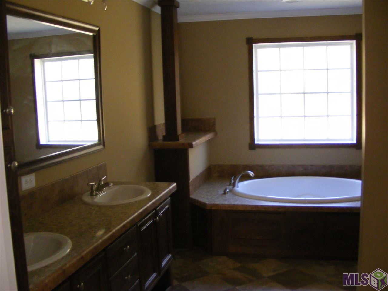 350 Dennis Lee Road Denham Springs, LA 70706 - Photo 6 of 15 Gallery Image 6