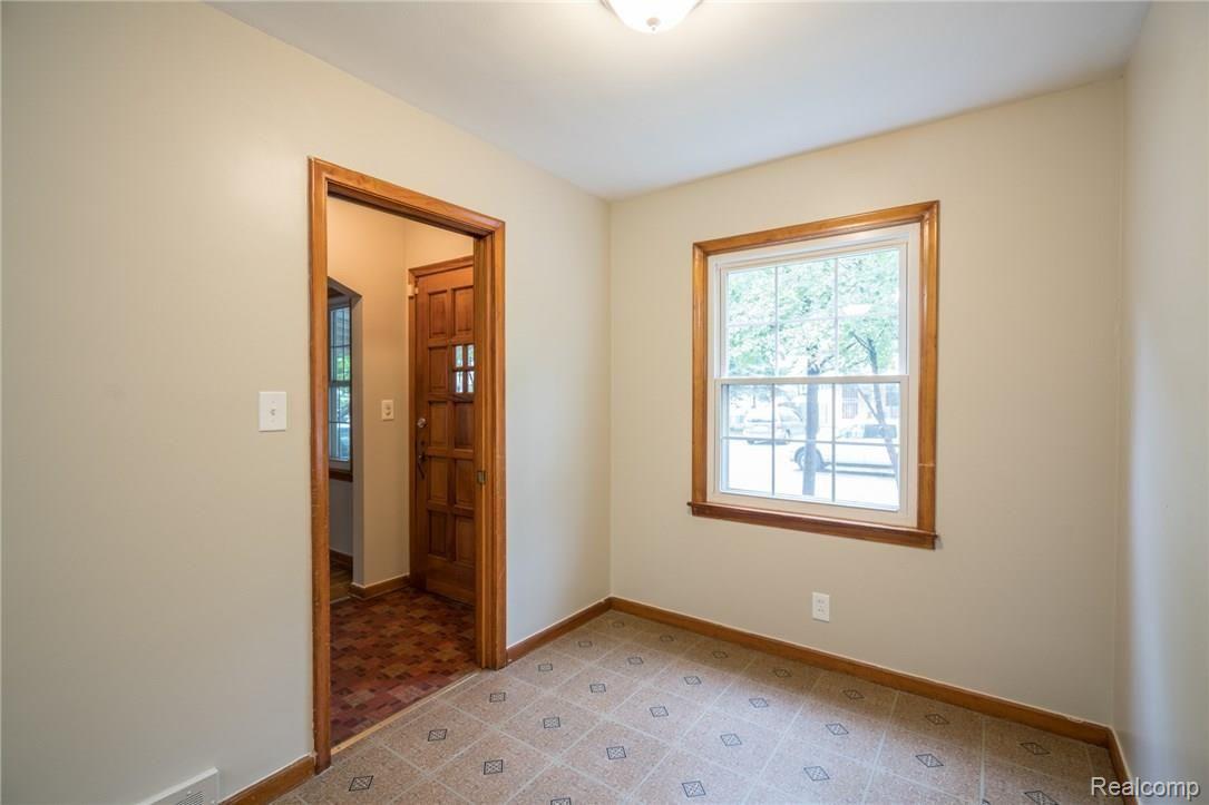 7554 Rivard Avenue Warren, MI 48091 - Photo 16 of 32 Rivard-16.jpg