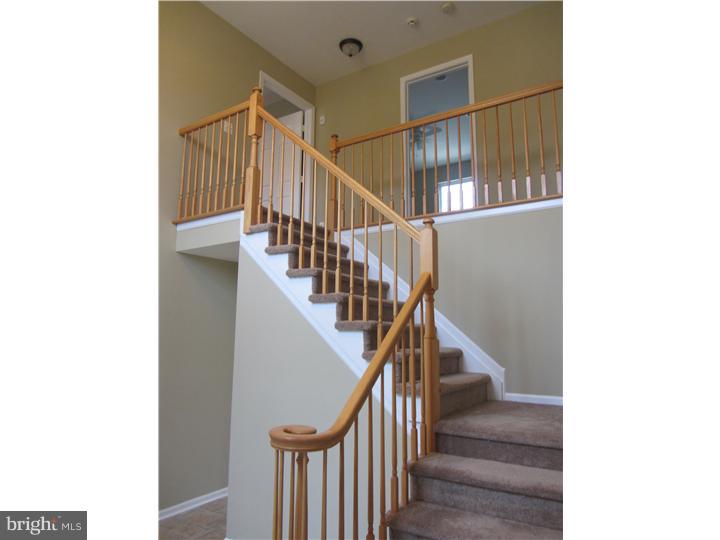 390 Pfister Road Jackson, NJ 08527 - Photo 2 of 19 Foyer