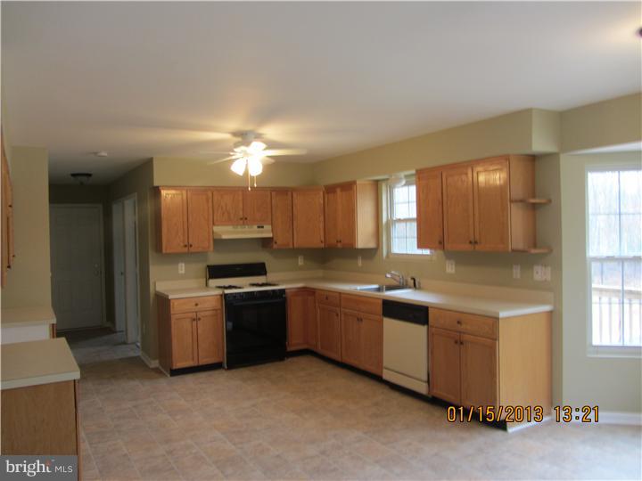 390 Pfister Road Jackson, NJ 08527 - Photo 5 of 19 Kitchen