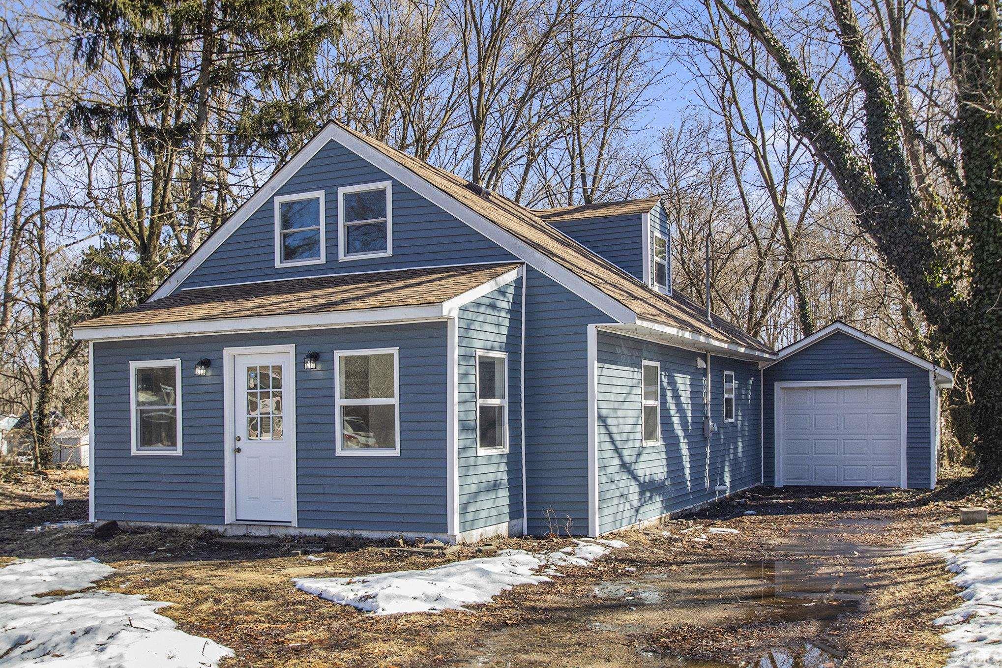 55328 Moss Road South Bend, IN 46628 - Photo 2 of 19 Gallery Image 2