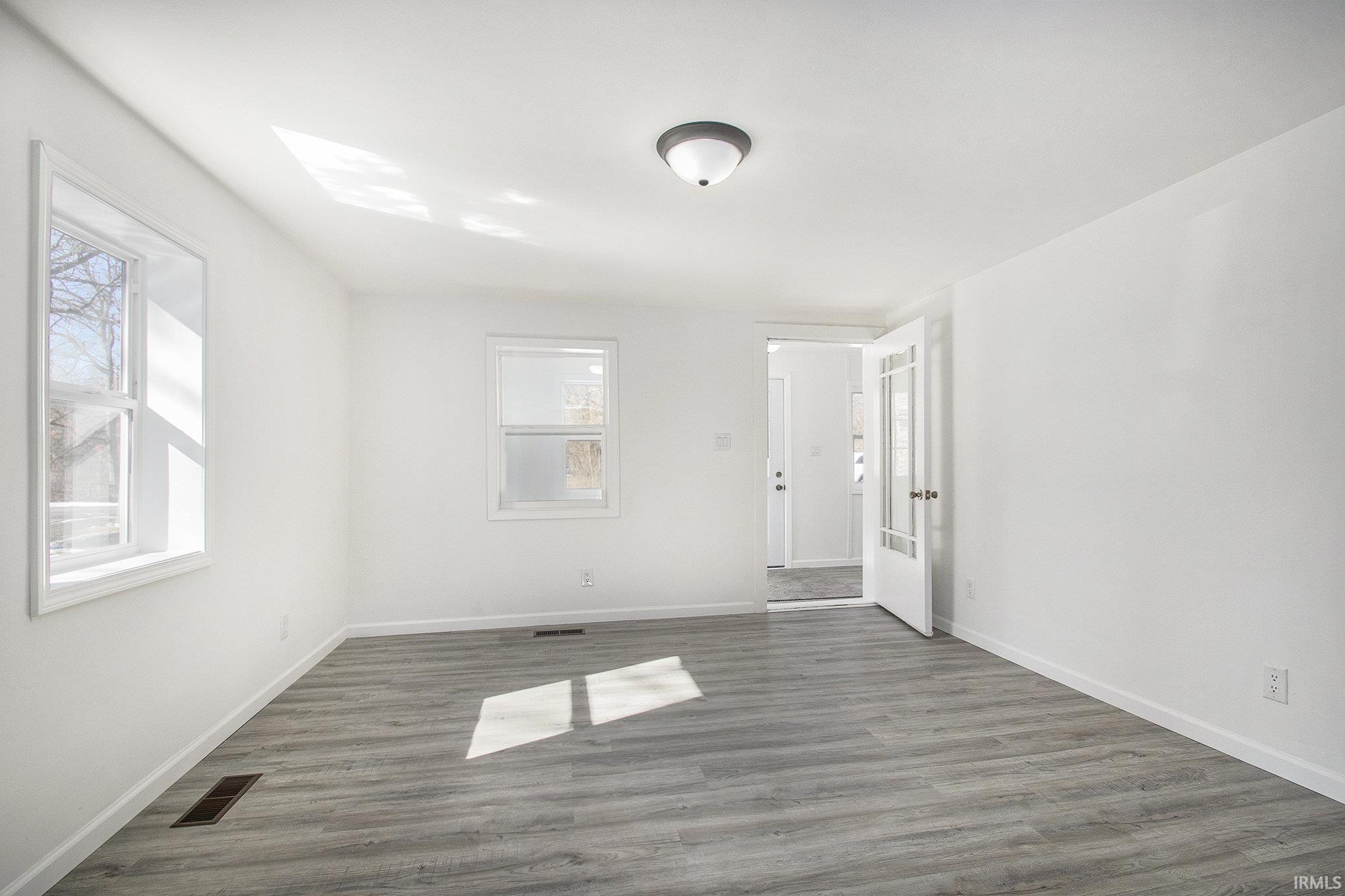 55328 Moss Road South Bend, IN 46628 - Photo 5 of 19 Gallery Image 5