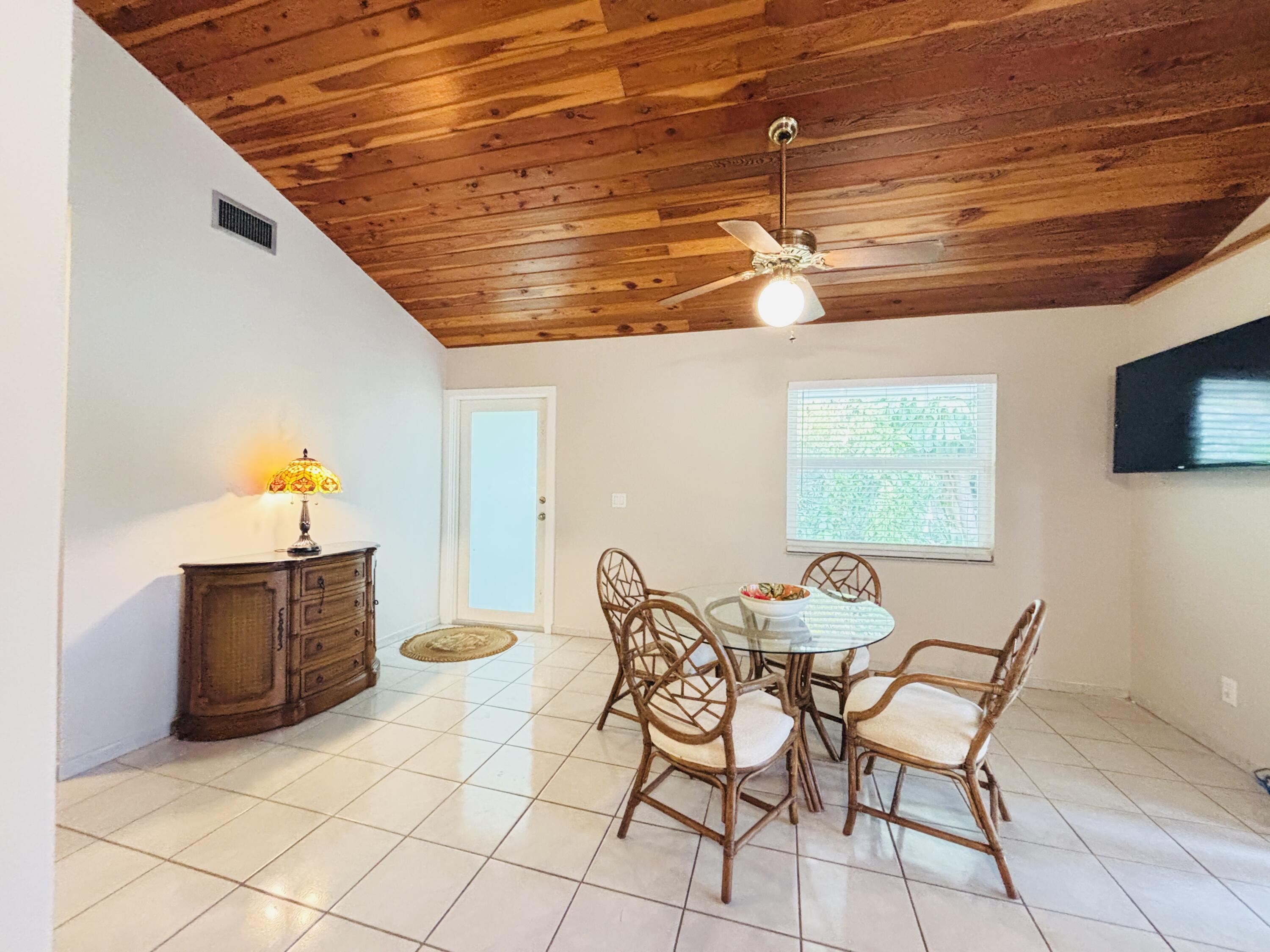 1033 Valencia Road Key Largo, FL 33037 - Photo 26 of 72 Foyer