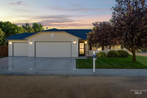 $395,000 | 1457 South Woodmaste Avenue, Kuna, ID 83634
