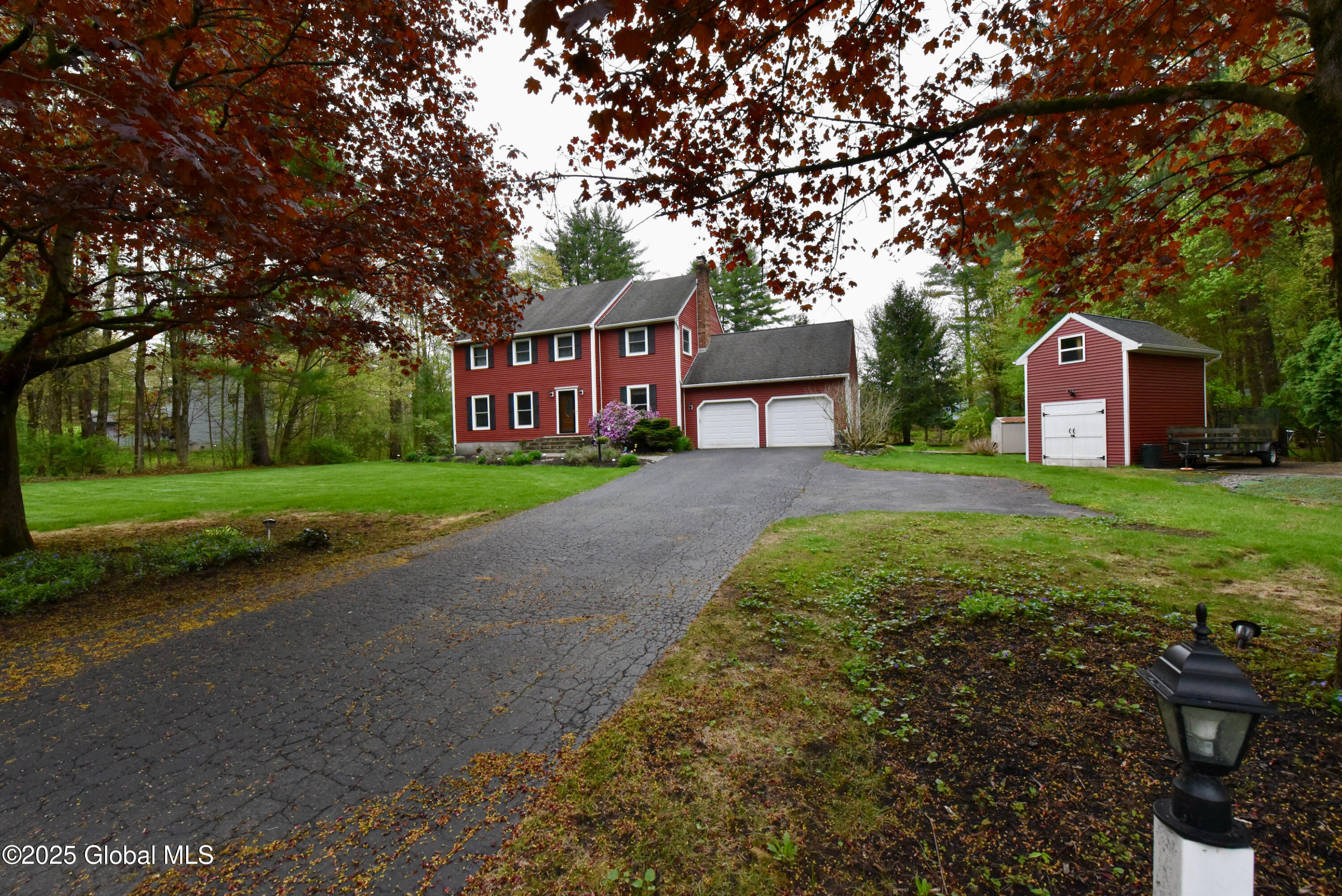 21 Cedarcrest Drive Wilton, NY 12866 - Photo 3 of 44 54