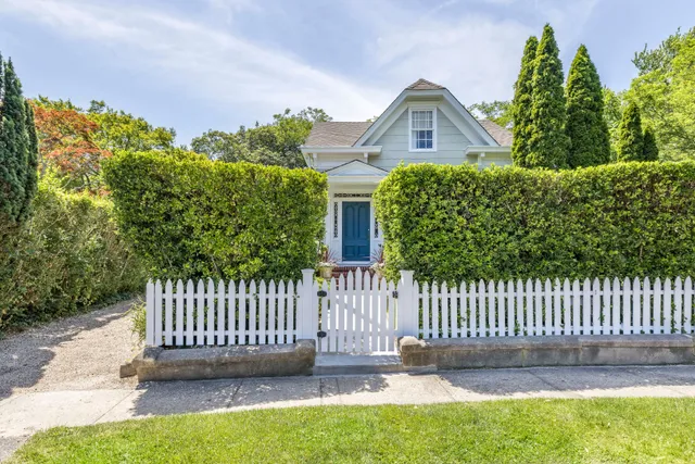 $3,000,000 | 28 Palmer Terrace, Sag Harbor, NY 11963