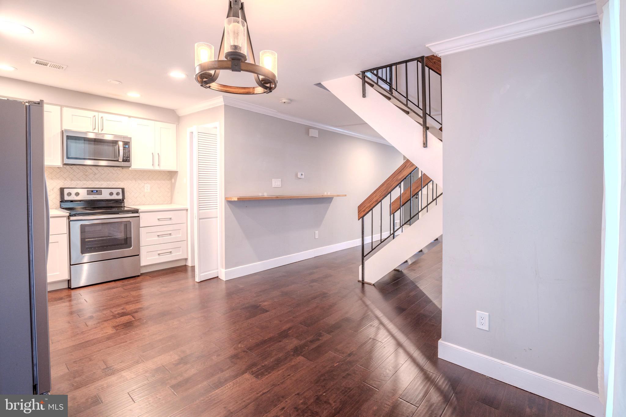 12138 Captiva Court Reston, VA 20191 - Photo 3 of 20