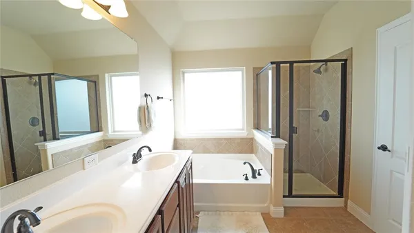 $489,999 | 1901 Bay Laurel Drive, Weatherford, TX 76086