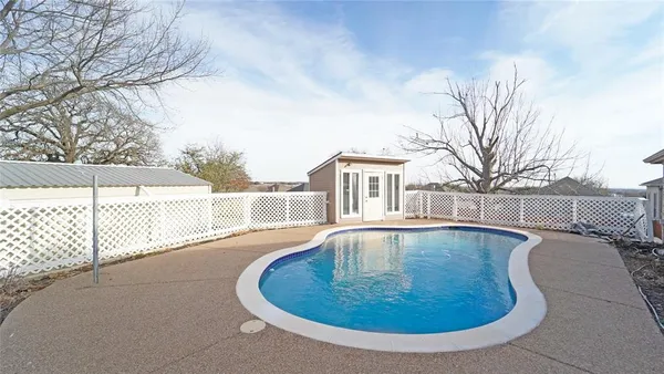 $489,999 | 1901 Bay Laurel Drive, Weatherford, TX 76086