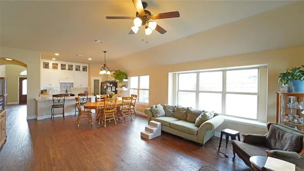 $489,999 | 1901 Bay Laurel Drive, Weatherford, TX 76086