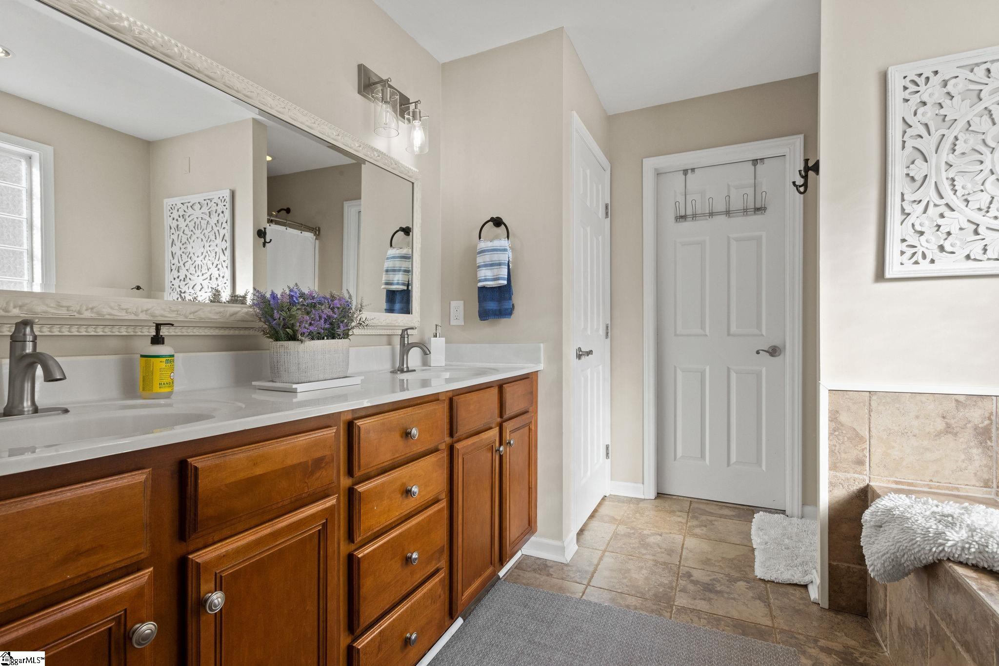 116 A Ridge Road Greenville, SC 29607 - Photo 7 of 44