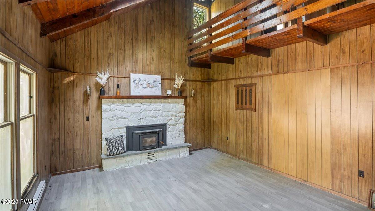 125 Sparrow Loop Bushkill, PA 18324 - Photo 13 of 27 13-HTV4017