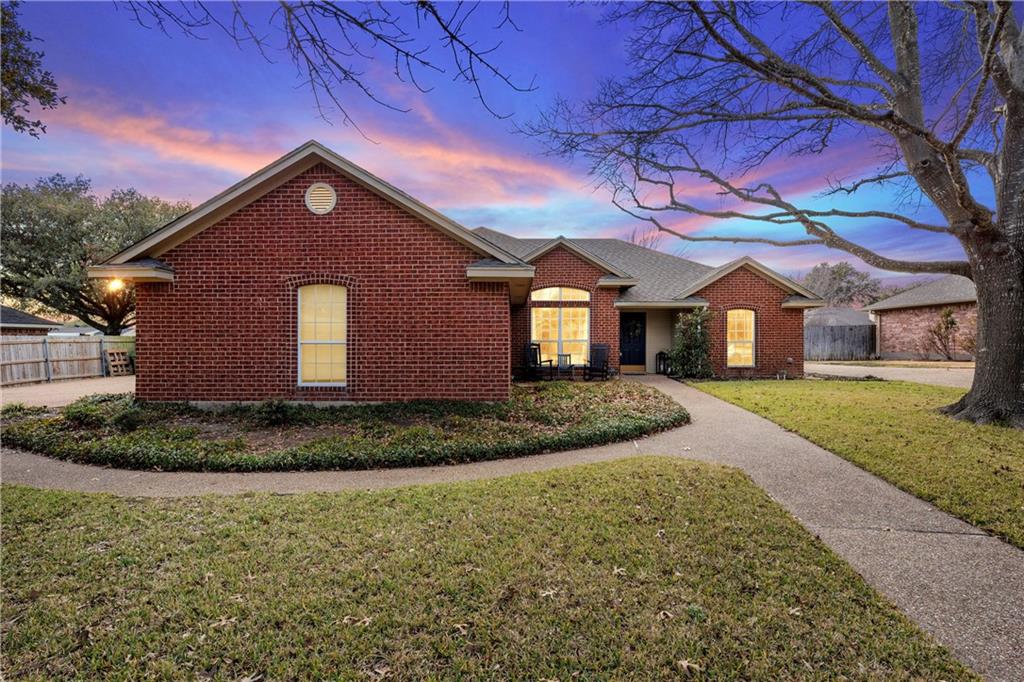 925 Steamboat Drive Hewitt, TX 76643 - Photo 1 of 1 Gallery Image 1