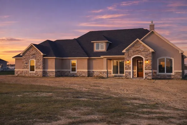 $1,099,000 | 3811 Lakeridge Parkway, Baytown, TX 77523