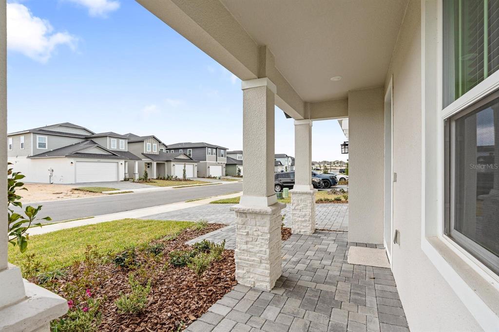 2276 Hen Road Minneola, FL 34715 - Photo 2 of 40 a view of bathroom with tub and window