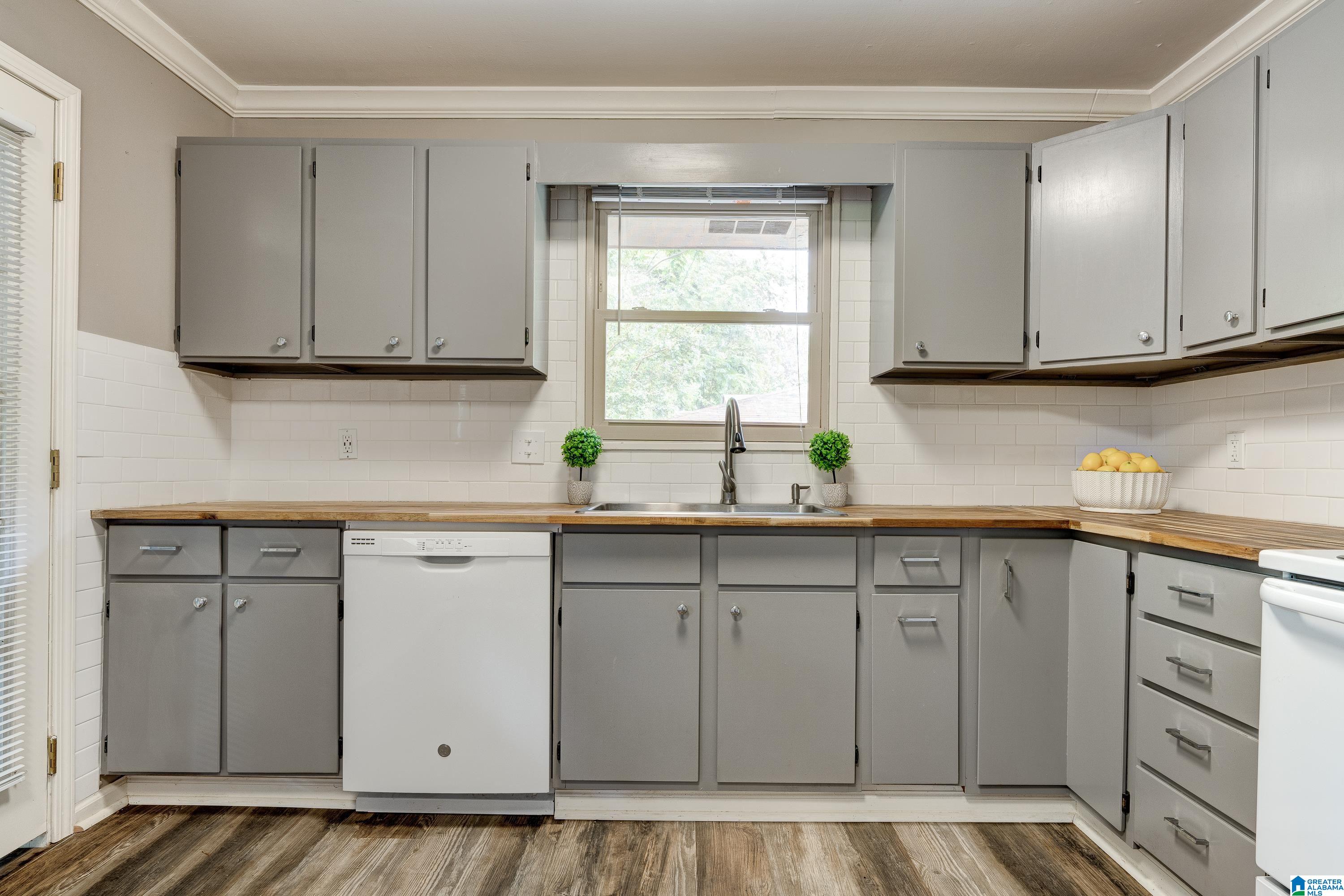 1628 Cresthill Road Birmingham, AL 35213 - Photo 12 of 30 Gallery Image 12