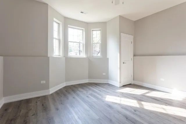 $749,900 | 530 East 44th Place, Chicago, IL 60653