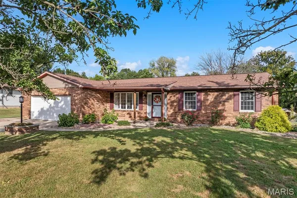$205,000 | 6409 Alpha Drive, Alton, IL 62002