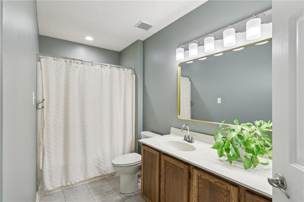319 Buffalo Ridge Road Peters Township, PA 15317 - Photo 38 of 47 Upper Level Bathroom