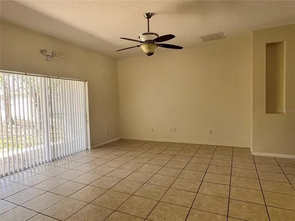 $1,950 | 209 Round Man Street, Leesburg, FL 34748