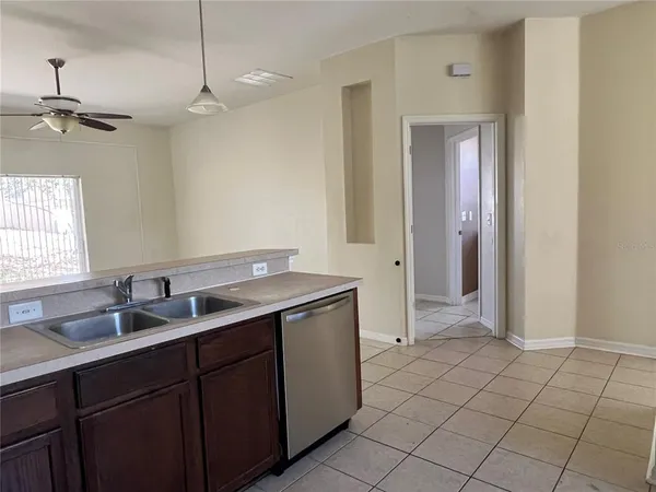 $1,950 | 209 Round Man Street, Leesburg, FL 34748